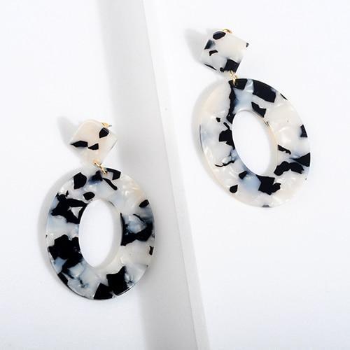 Oval Tortoiseshell Dangle Earrings Drop Earrings onekiss Official Store Black and white